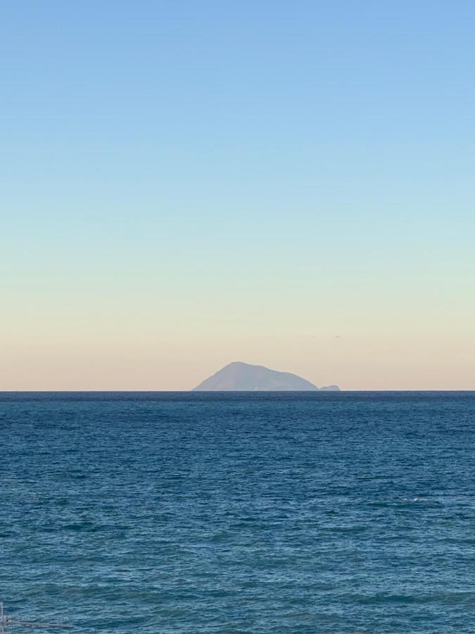 Appartement La Porta Delle Eolie à Capo dʼOrlando Extérieur photo
